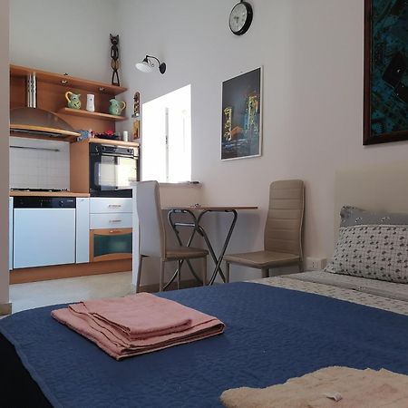 A Due Passi Appartament Hotel Palermo Ruang foto