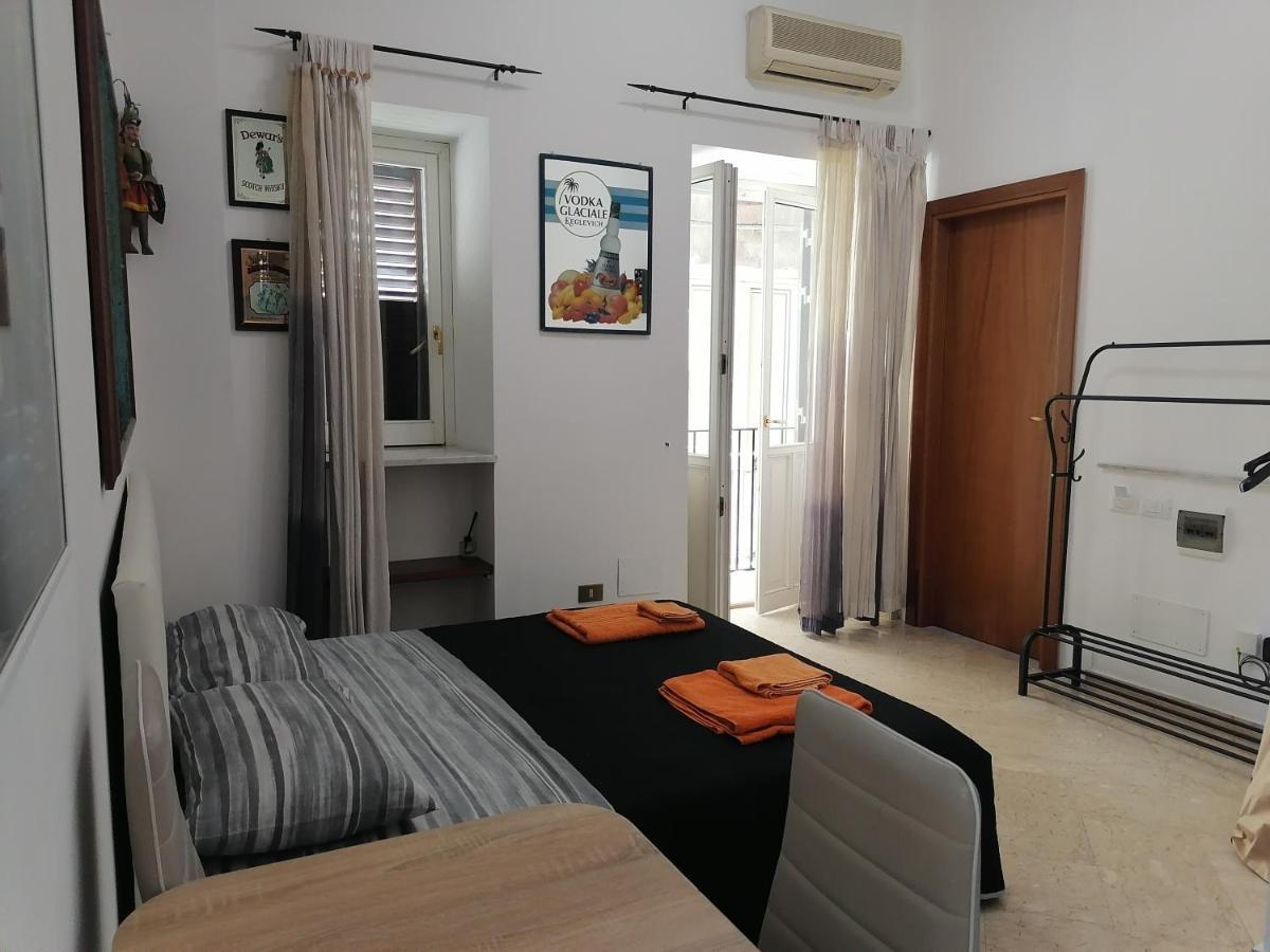 A Due Passi Appartament Hotel Palermo Bagian luar foto