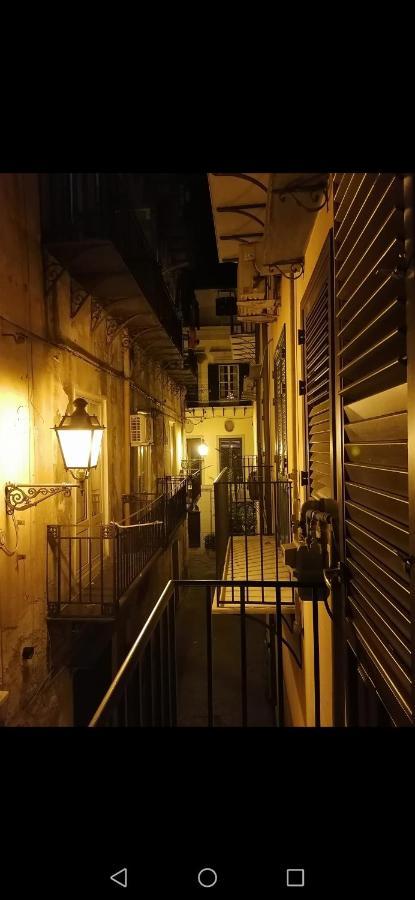 A Due Passi Appartament Hotel Palermo Bagian luar foto