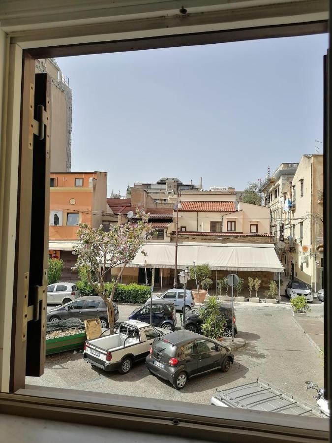 A Due Passi Appartament Hotel Palermo Bagian luar foto