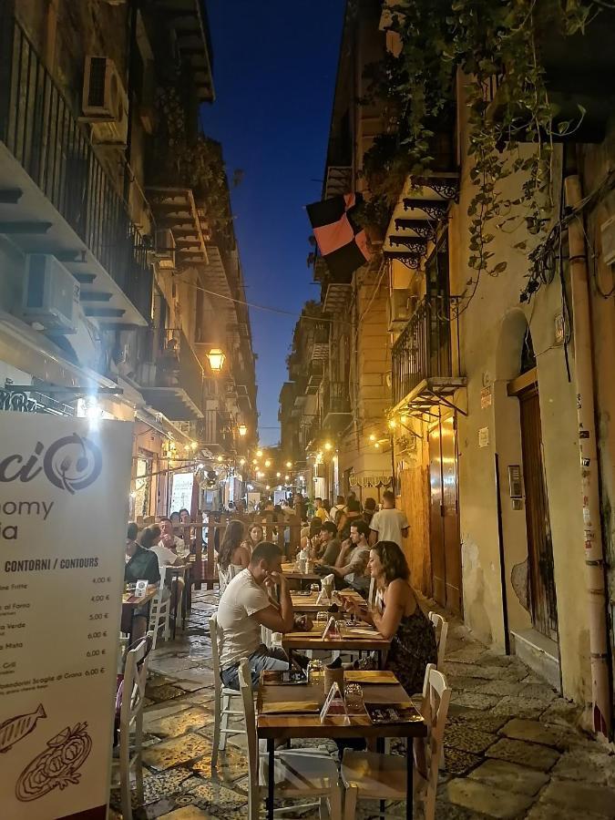 A Due Passi Appartament Hotel Palermo Bagian luar foto