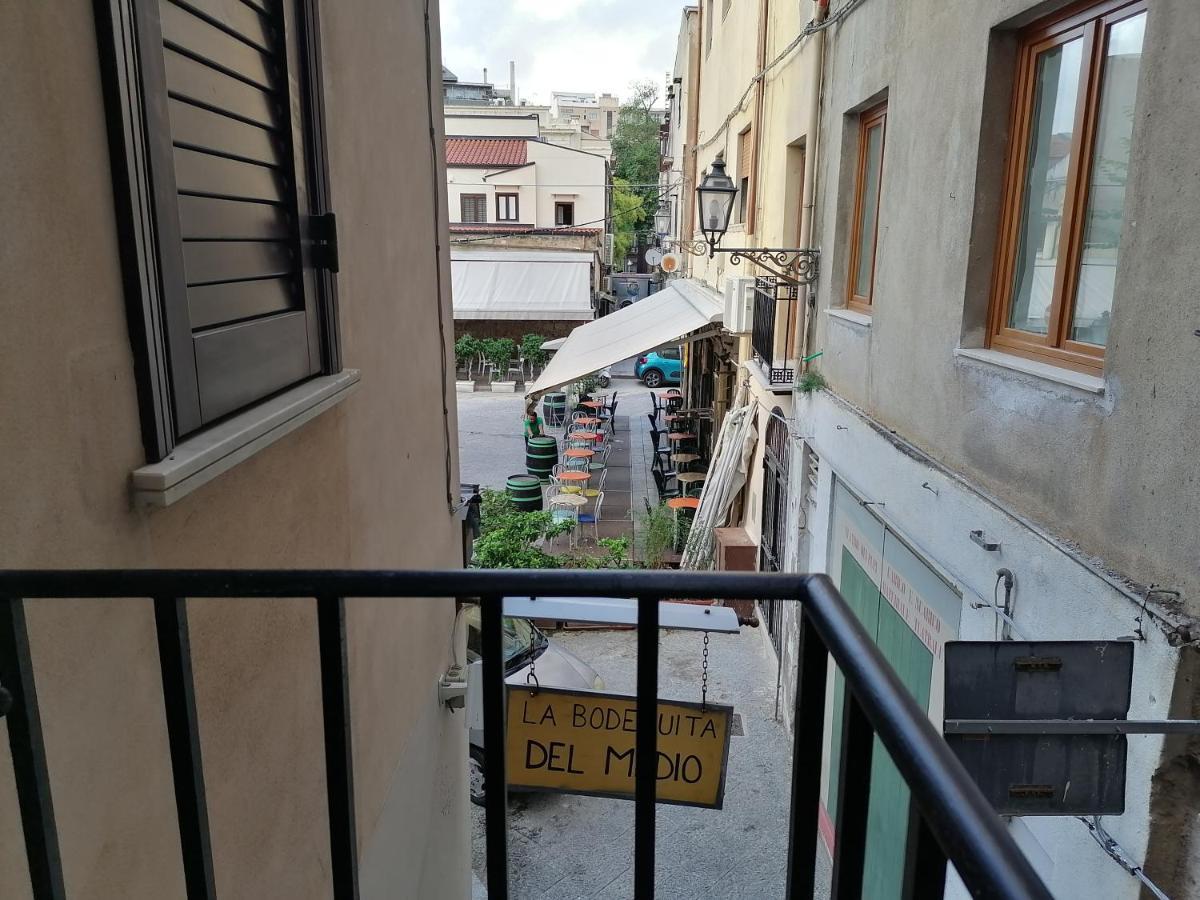 A Due Passi Appartament Hotel Palermo Ruang foto